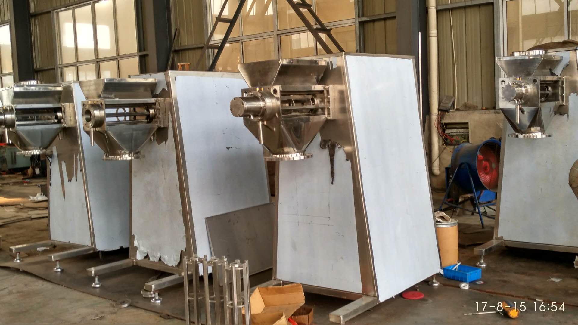 YK系列摇摆式颗粒机